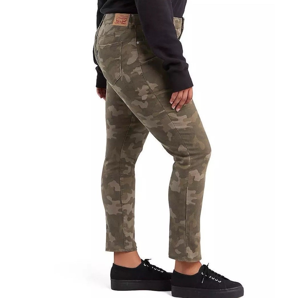 Levi's Women's Plus Trendy 311 Camo-Print Shaping Skinny Jeans (18W, Camo Green)